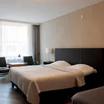 Mayflower Hotel 2*